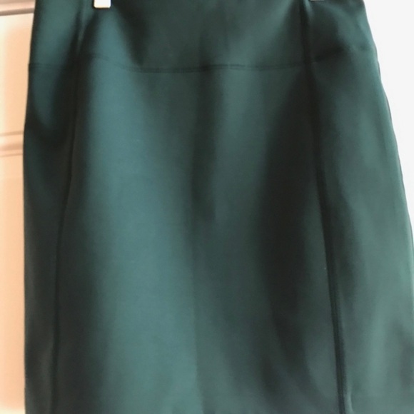 Lululemon Green / Dark Fuel Cityfarer Skirt | Size 8 | Like New - Picture 3 of 9